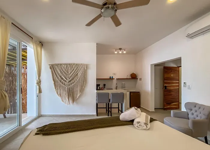 Arenika Beachfront & Apartment Puerto Morelos
